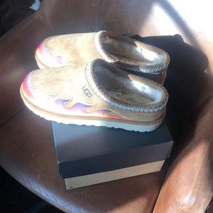 Men’s Uggs slippers, brand new, didn’t fit